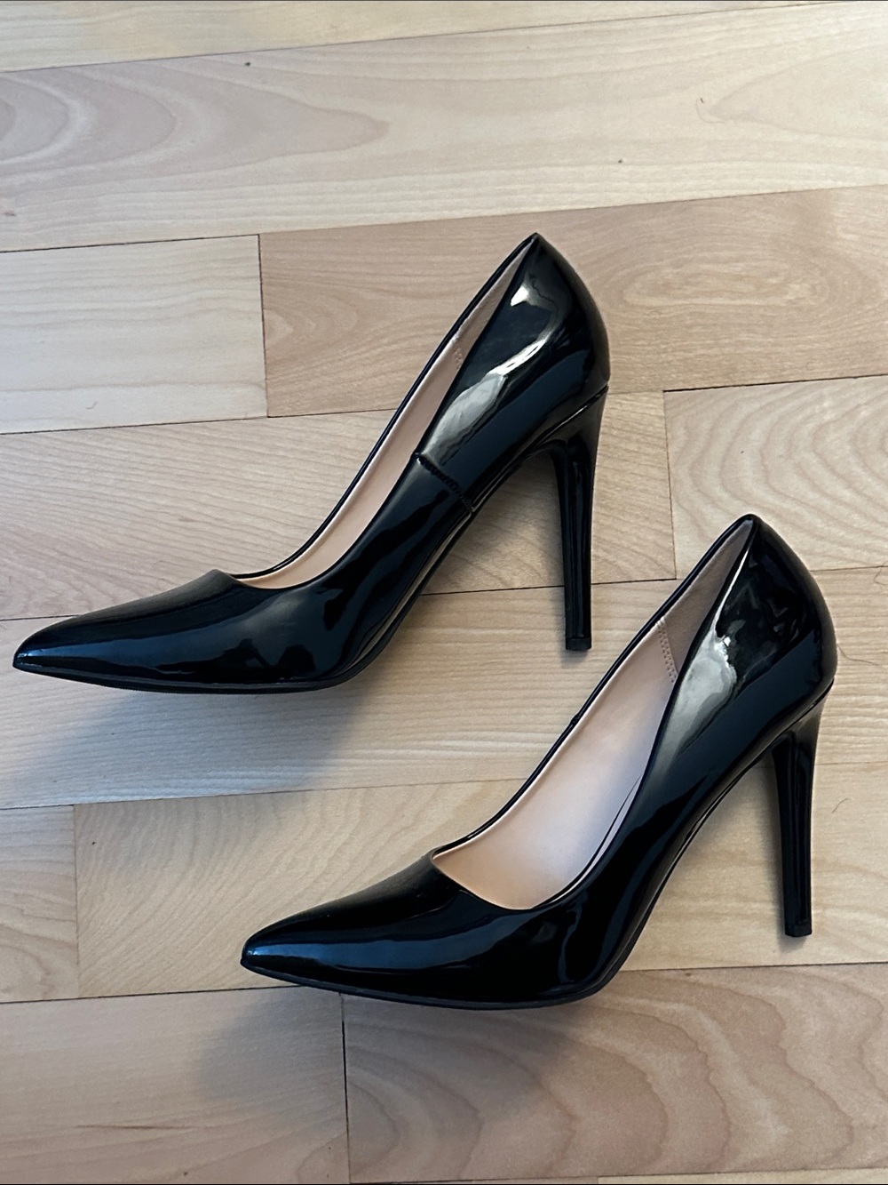 Size 10 Glossy Black Patent Pointed-Toe Pumps